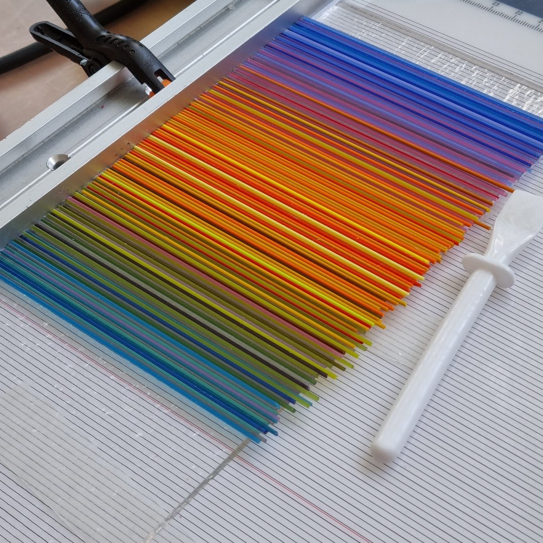 ColourWave Glass - Assembly of coloured stringers