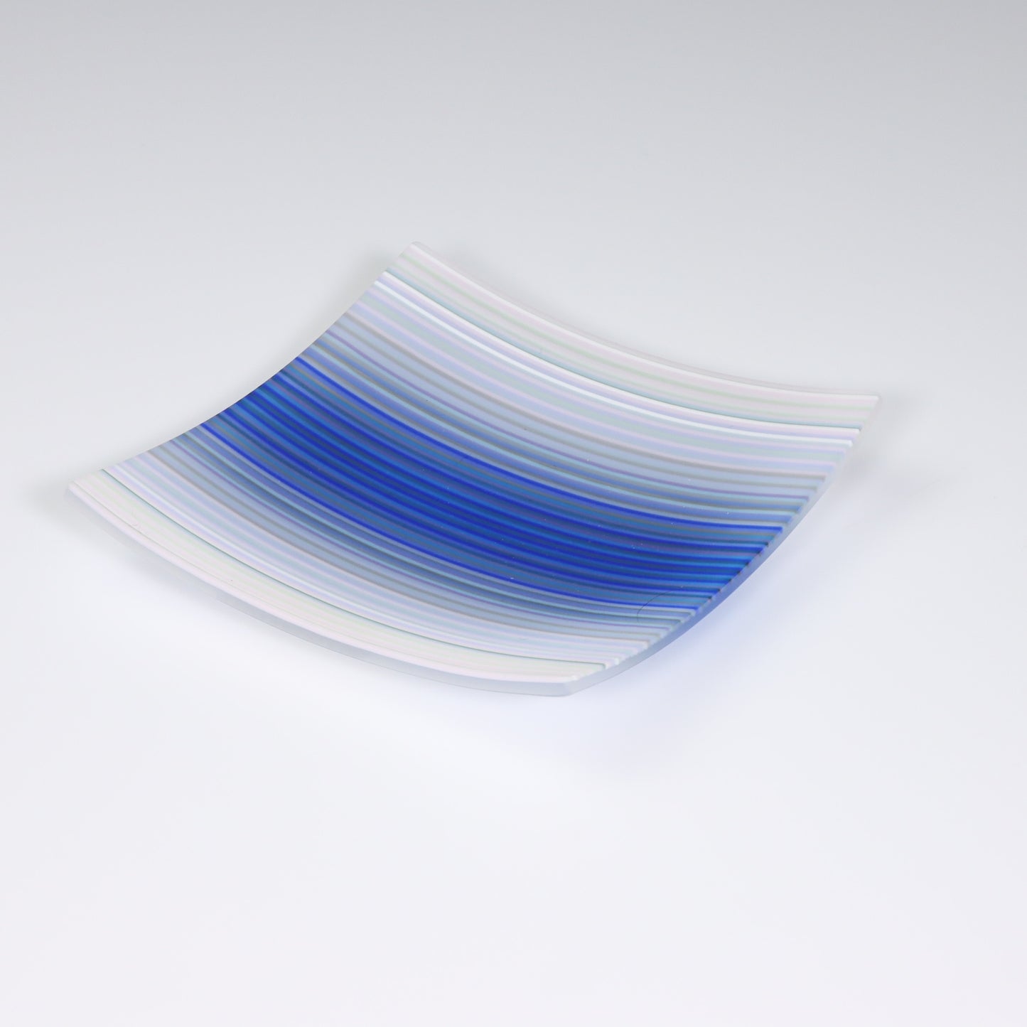 S3640 | White & Blue ColourWave Fused Glass Plate