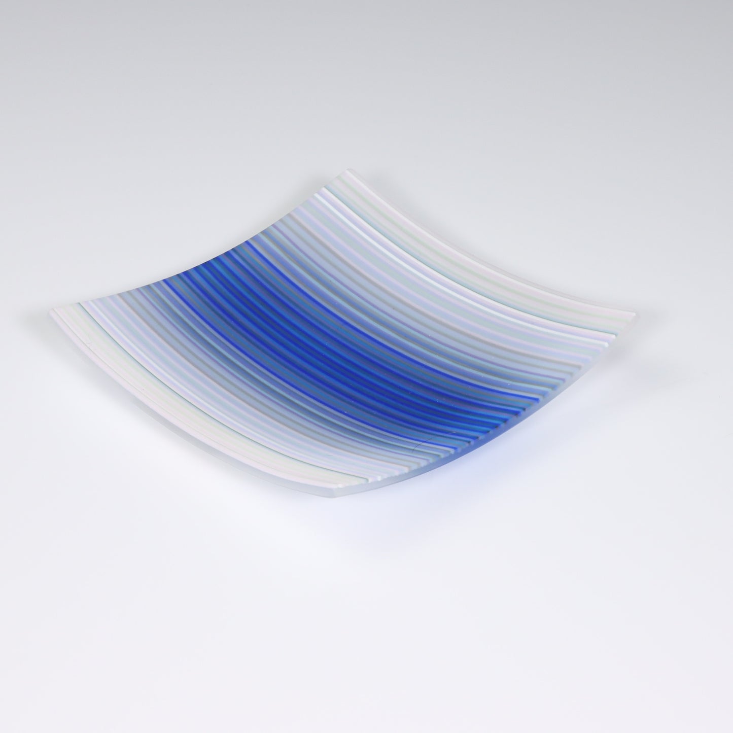 S3640 | White & Blue ColourWave Fused Glass Plate