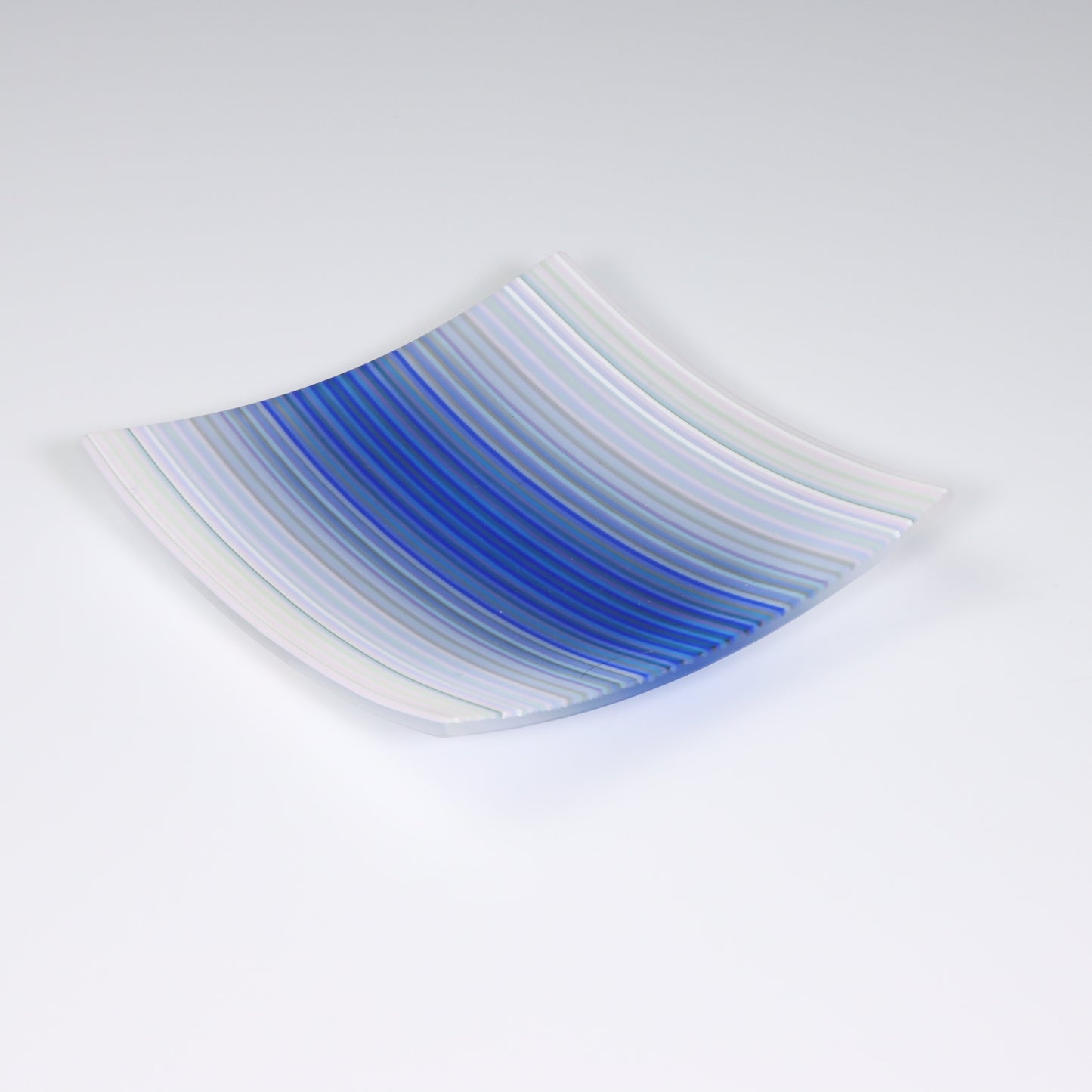 S3640 | White & Blue ColourWave Fused Glass Plate