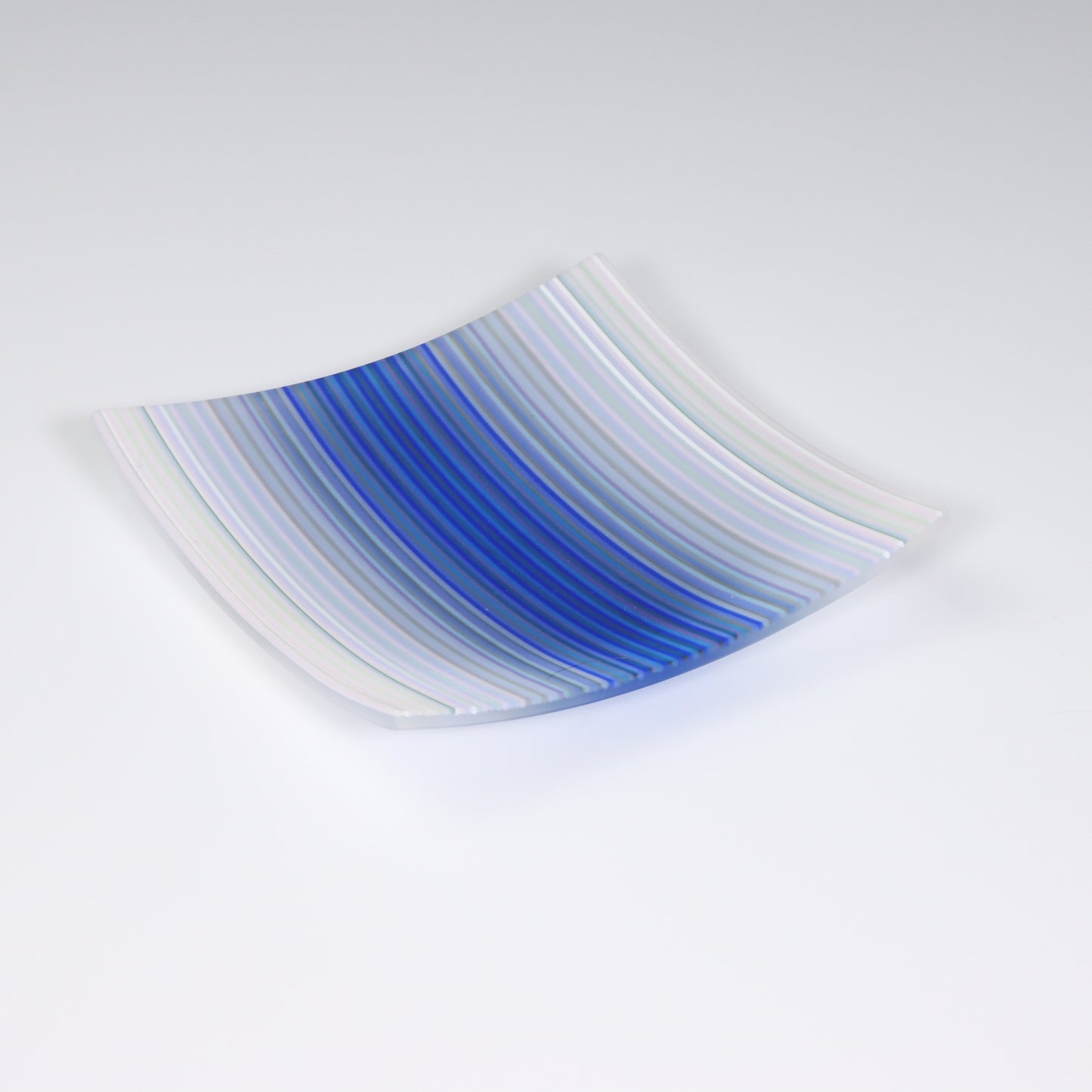 S3640 | White & Blue ColourWave Fused Glass Plate