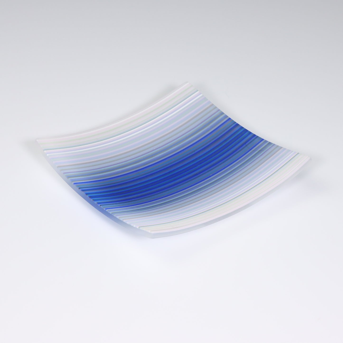 S3640 | White & Blue ColourWave Fused Glass Plate