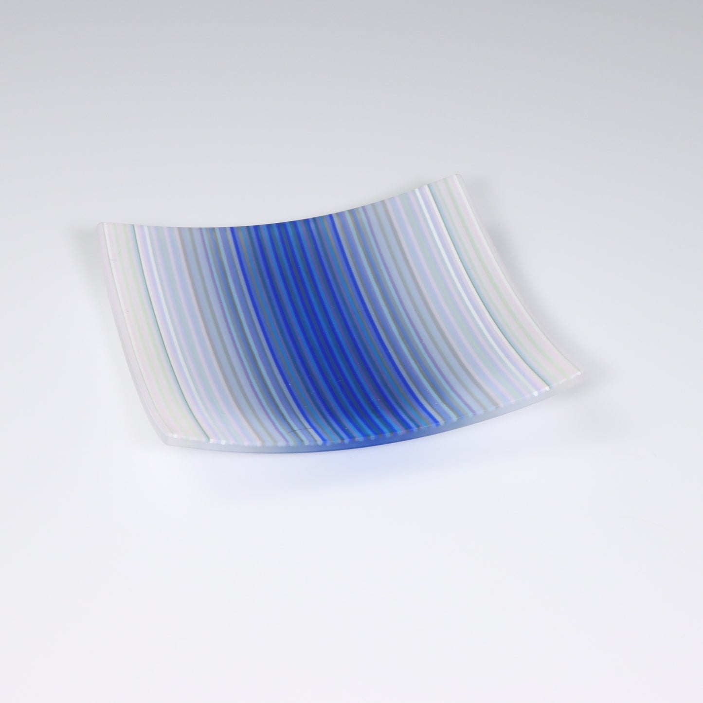 S3640 | White & Blue ColourWave Fused Glass Plate