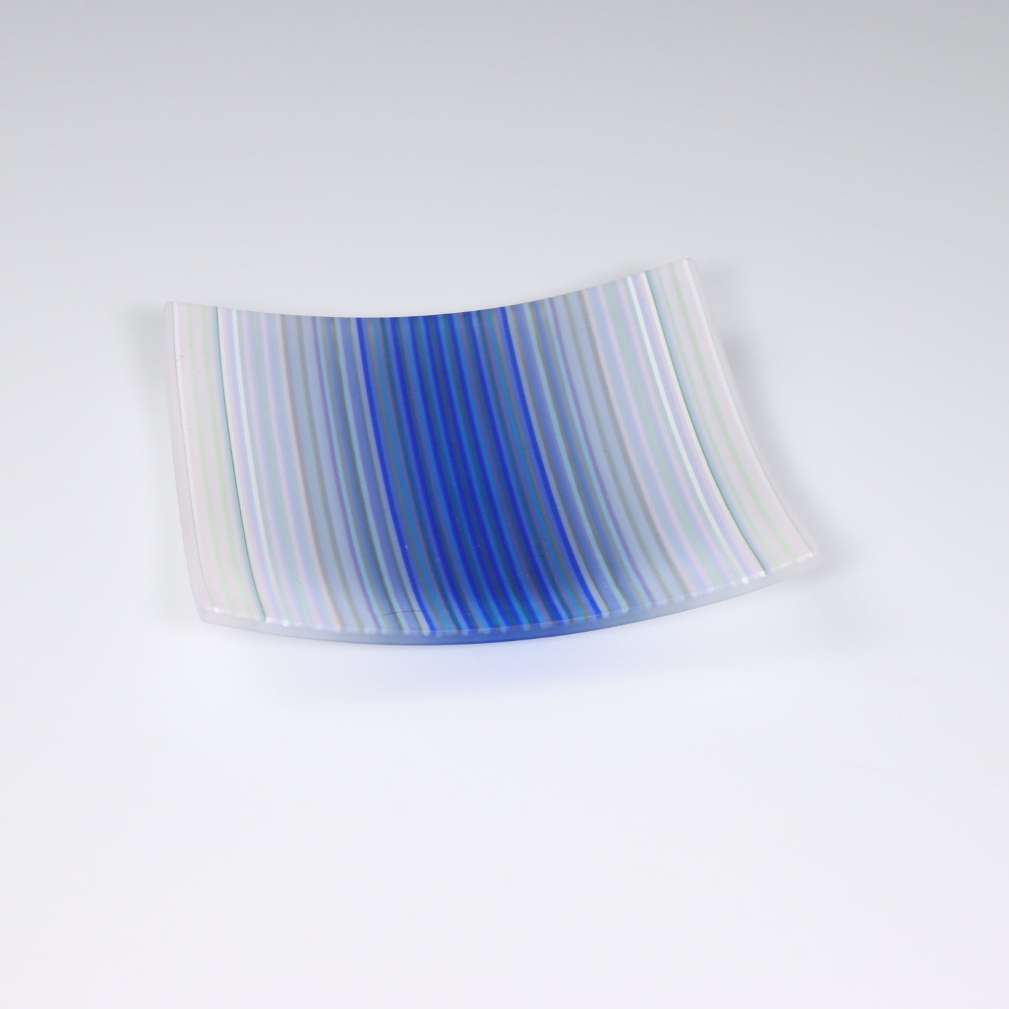 S3640 | White & Blue ColourWave Fused Glass Plate