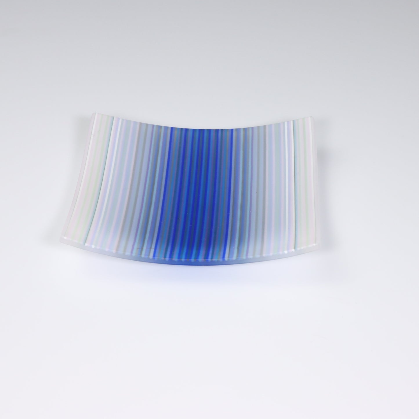 S3640 | White & Blue ColourWave Fused Glass Plate