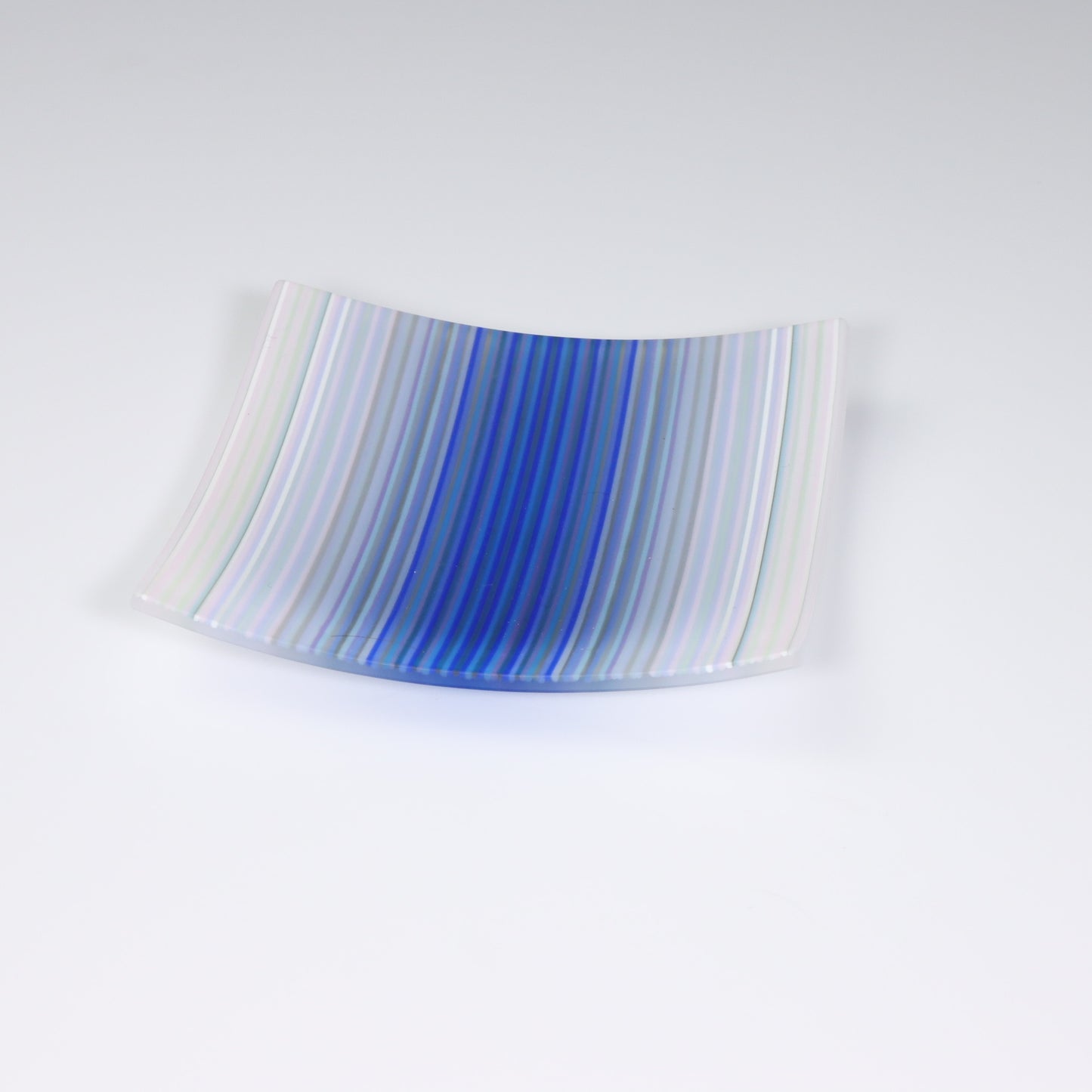 S3640 | White & Blue ColourWave Fused Glass Plate