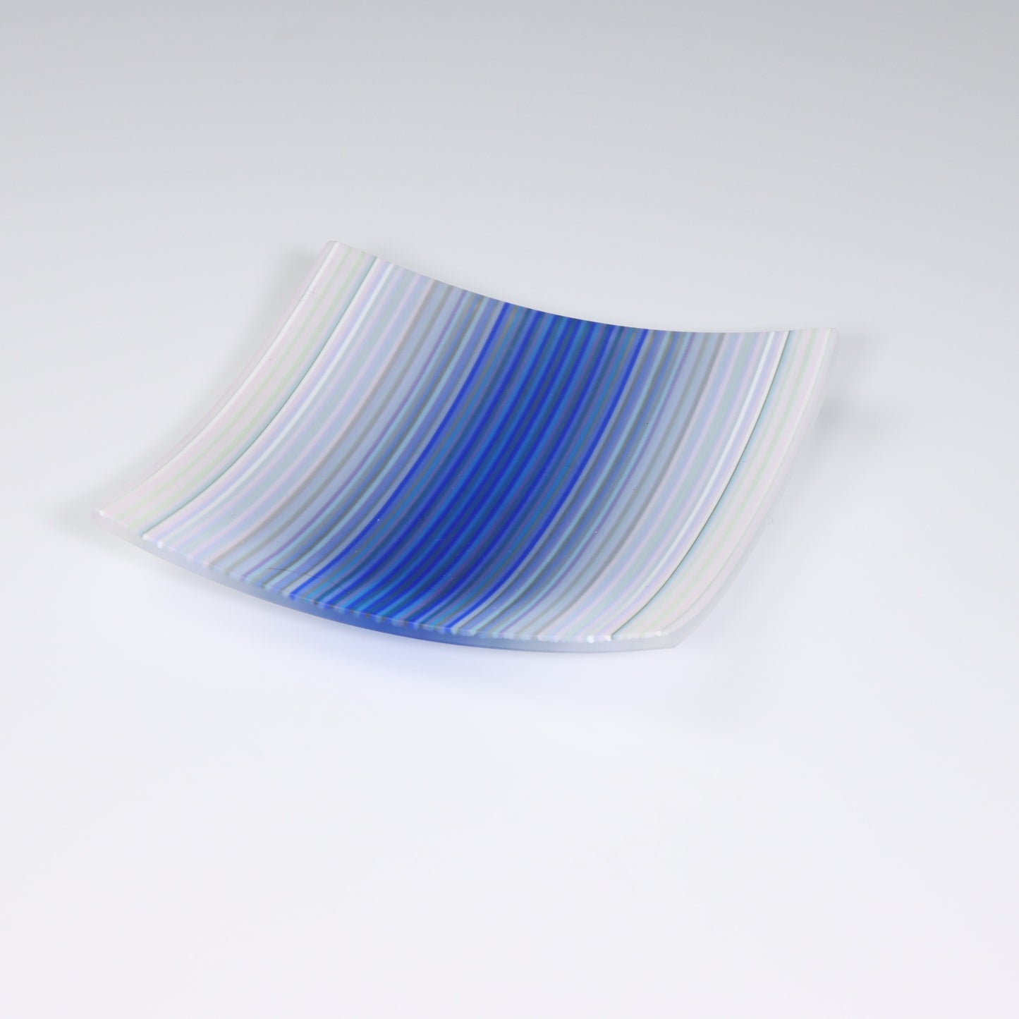 S3640 | White & Blue ColourWave Fused Glass Plate