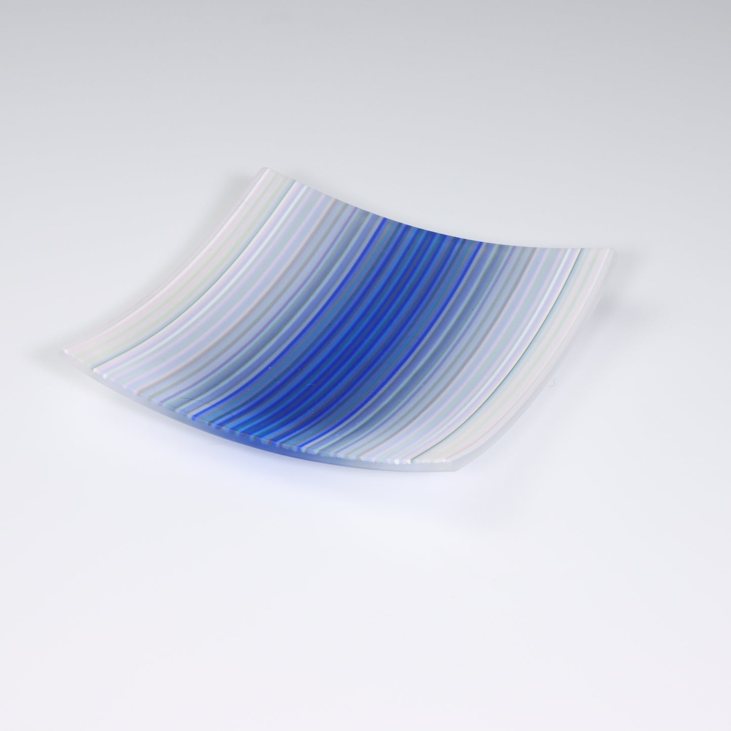 S3640 | White & Blue ColourWave Fused Glass Plate