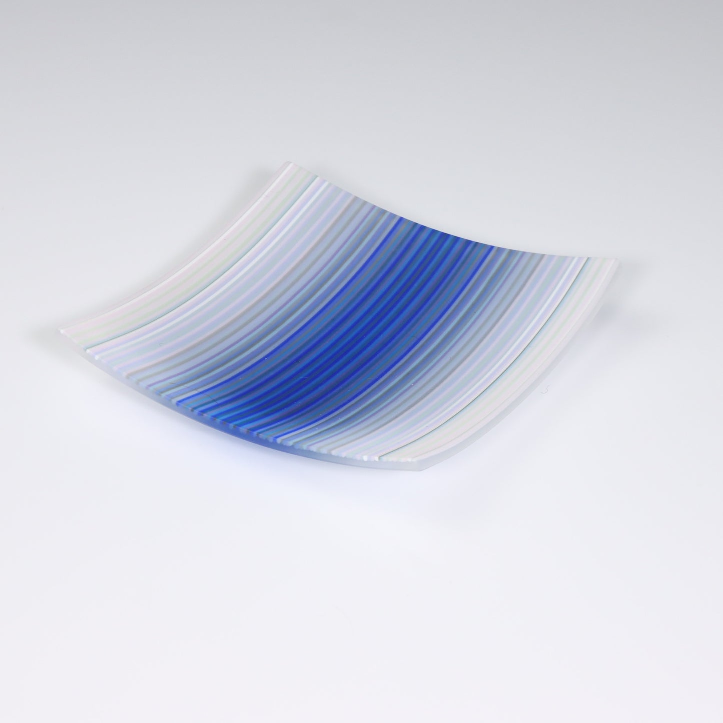 S3640 | White & Blue ColourWave Fused Glass Plate