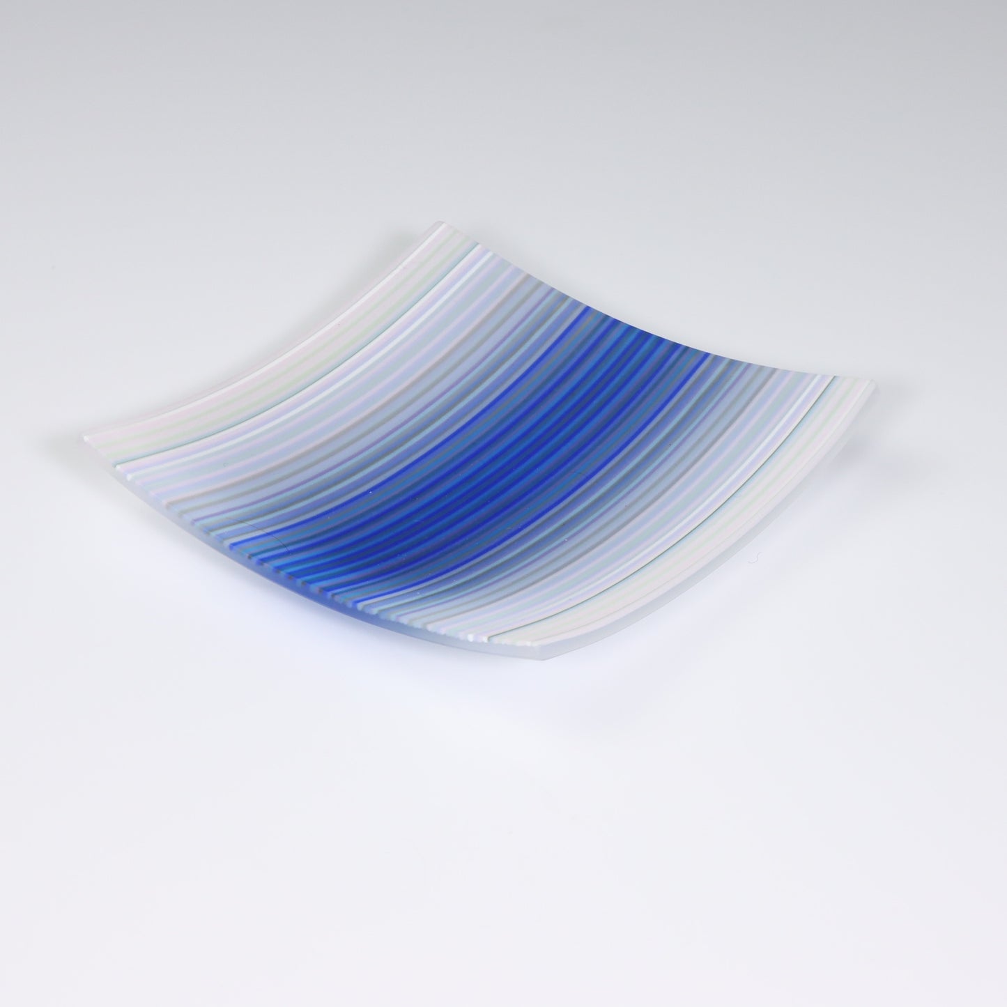 S3640 | White & Blue ColourWave Fused Glass Plate