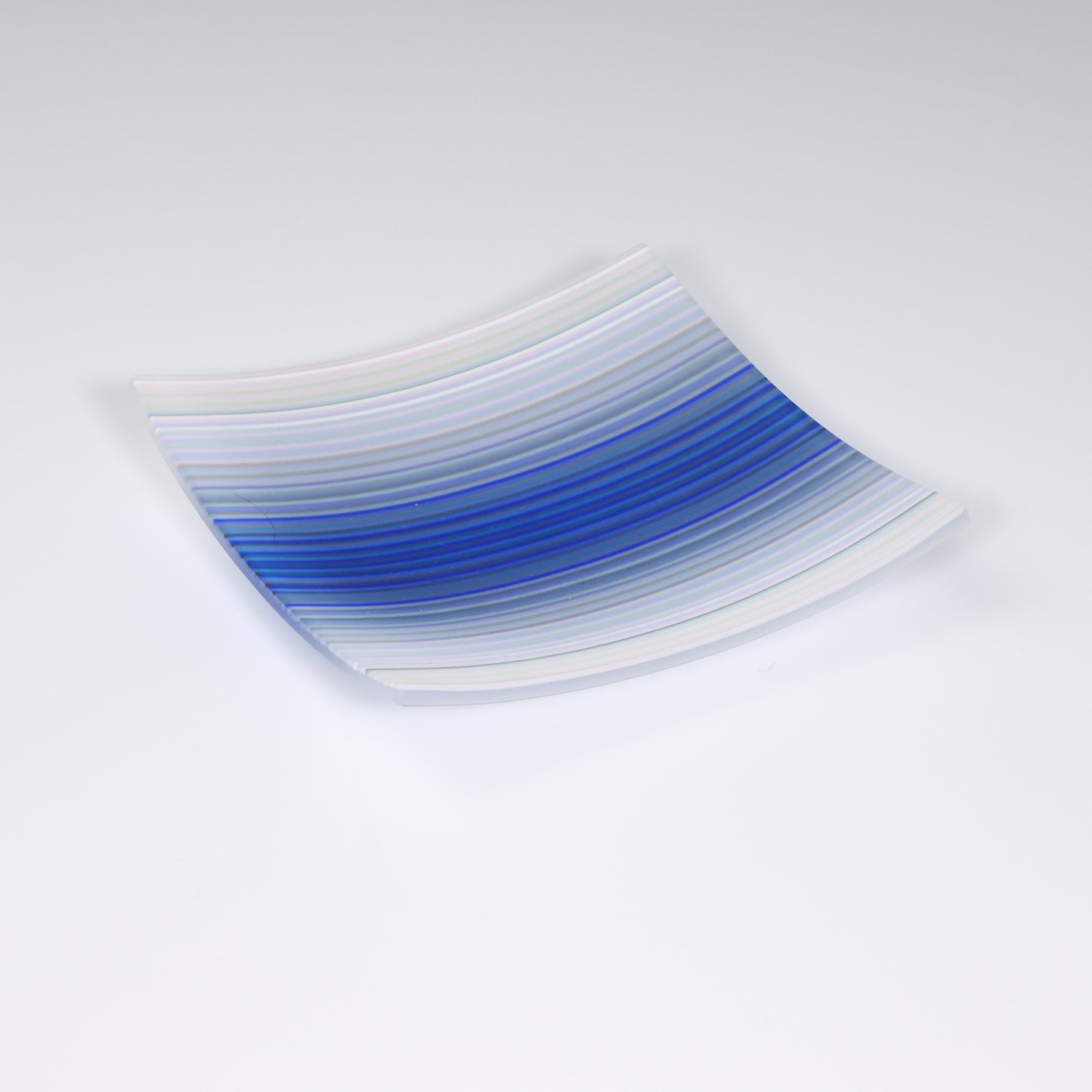 S3640 | White & Blue ColourWave Fused Glass Plate