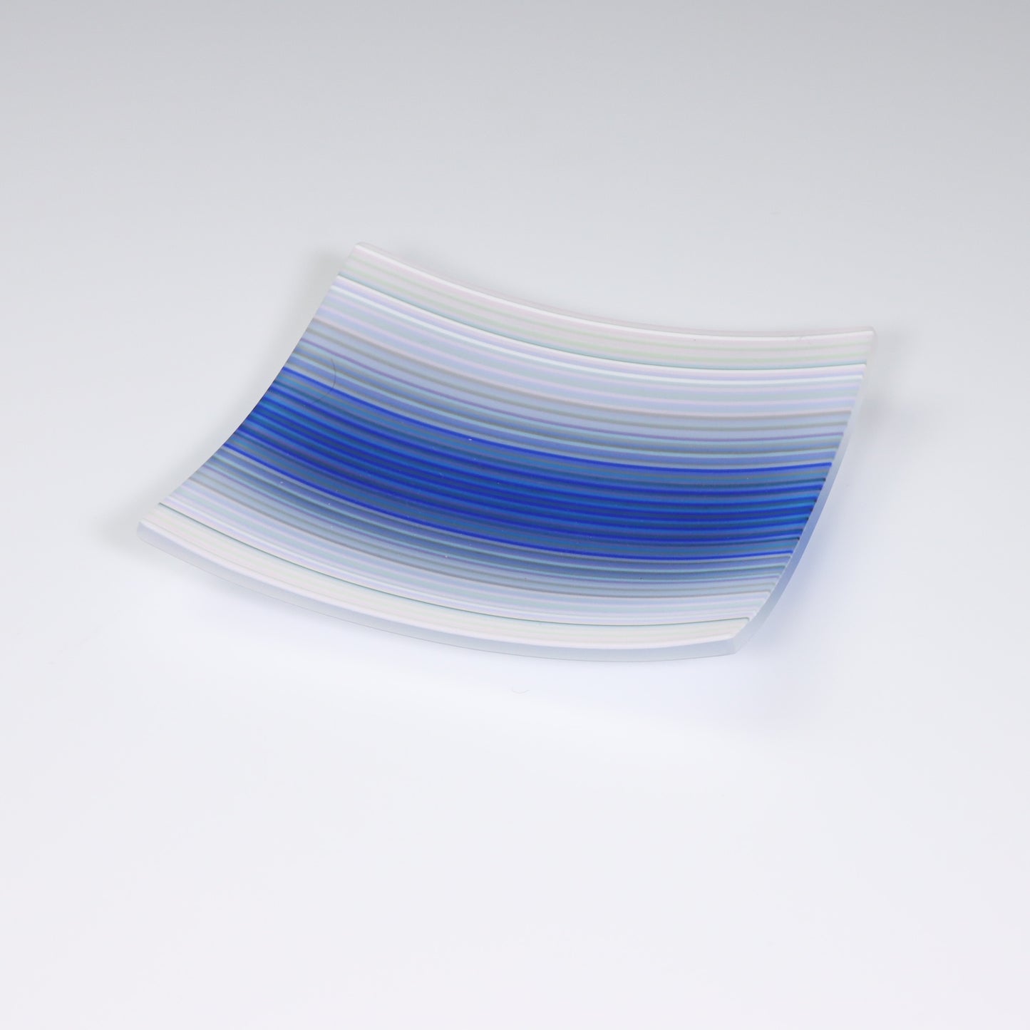 S3640 | White & Blue ColourWave Fused Glass Plate