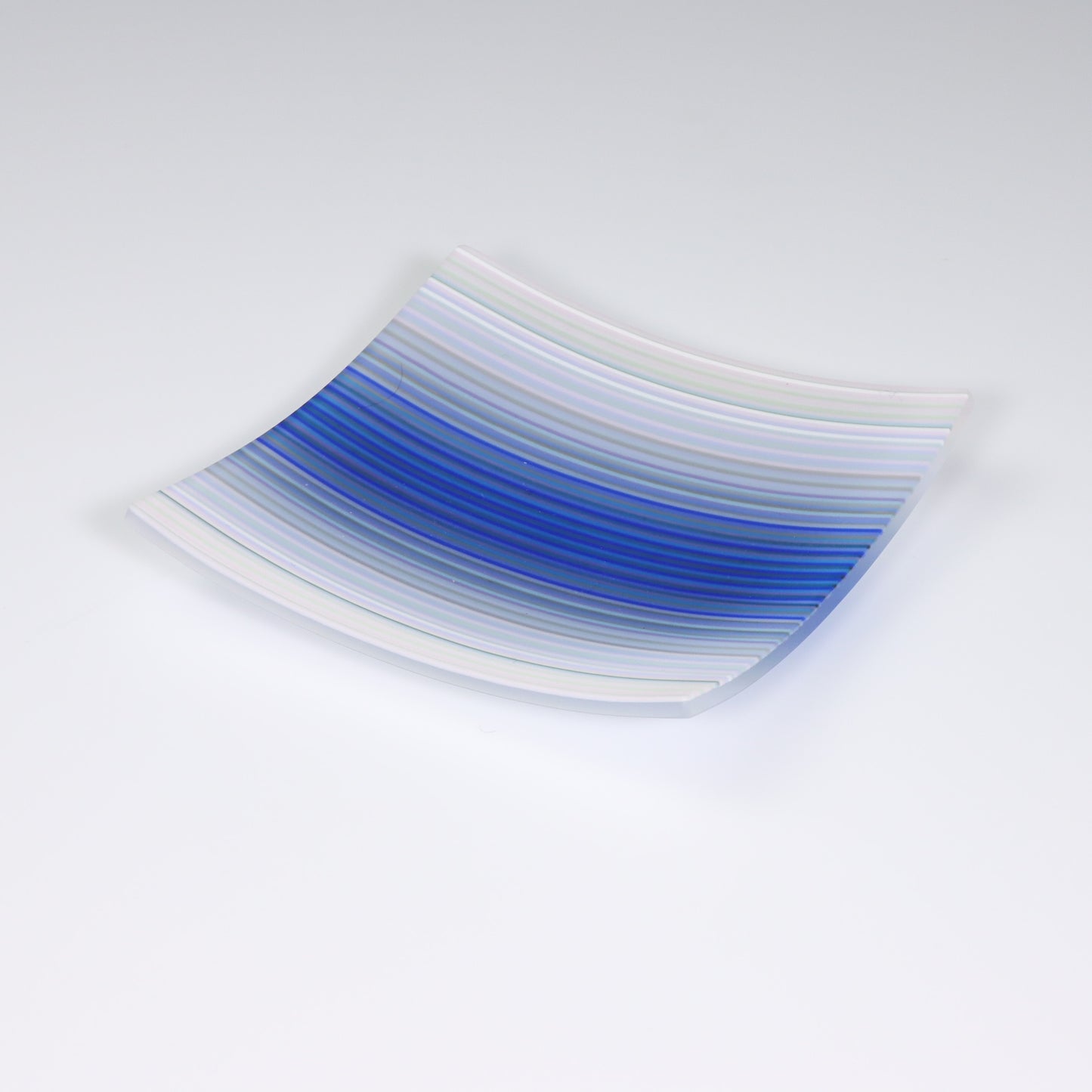 S3640 | White & Blue ColourWave Fused Glass Plate