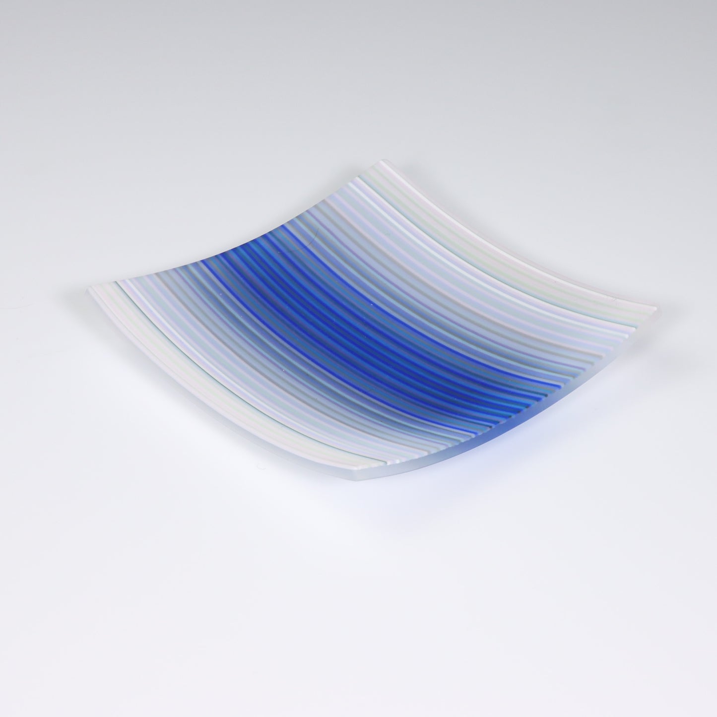 S3640 | White & Blue ColourWave Fused Glass Plate