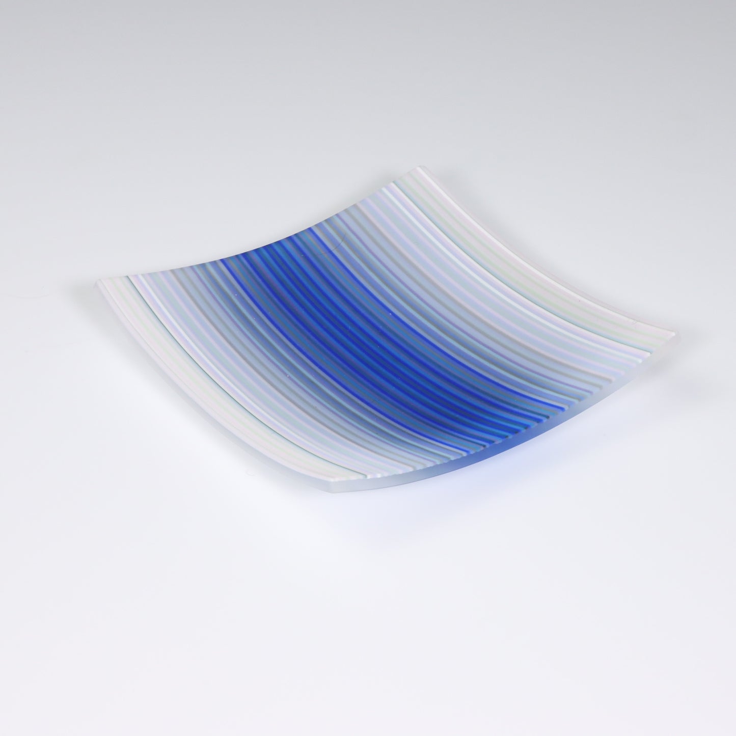 S3640 | White & Blue ColourWave Fused Glass Plate