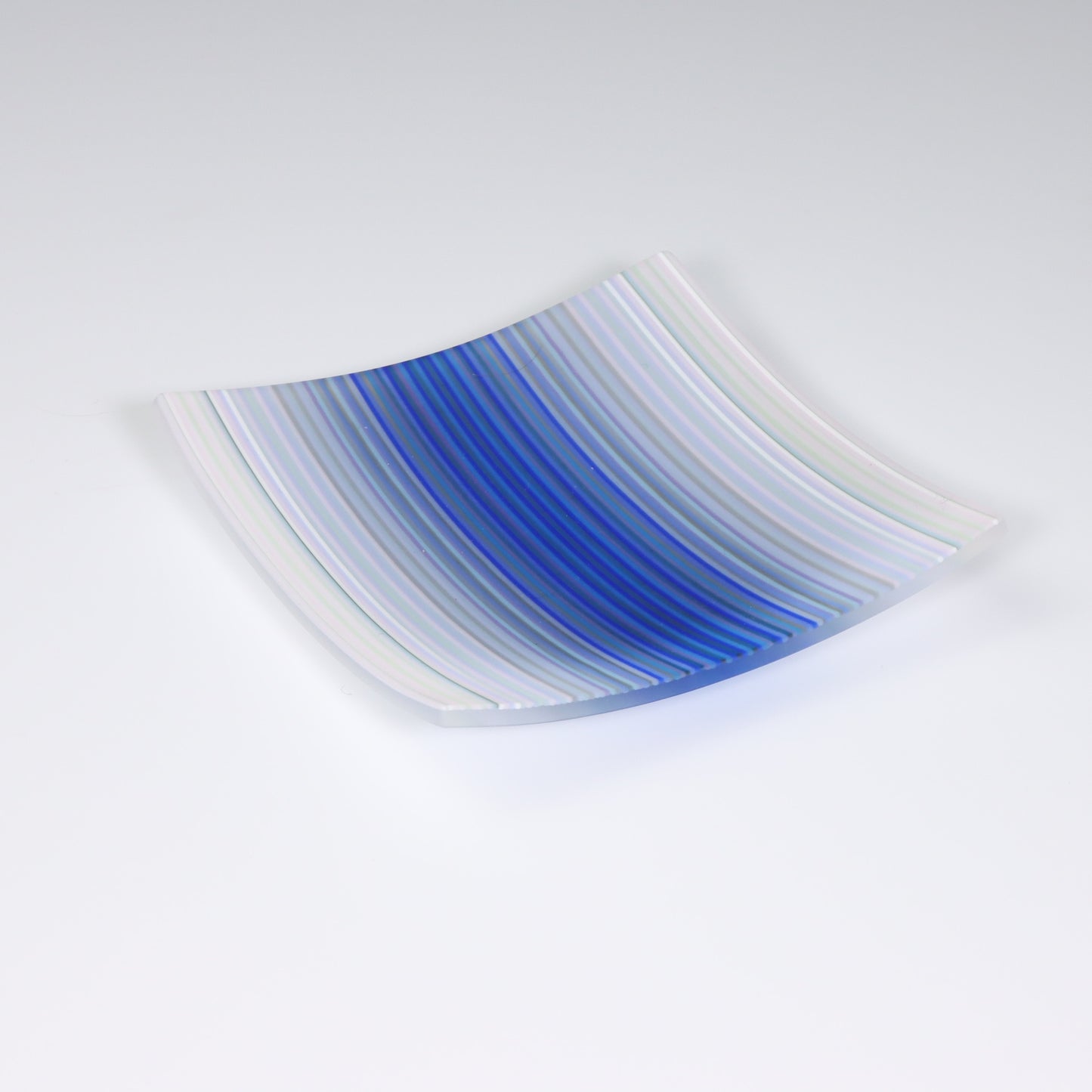 S3640 | White & Blue ColourWave Fused Glass Plate