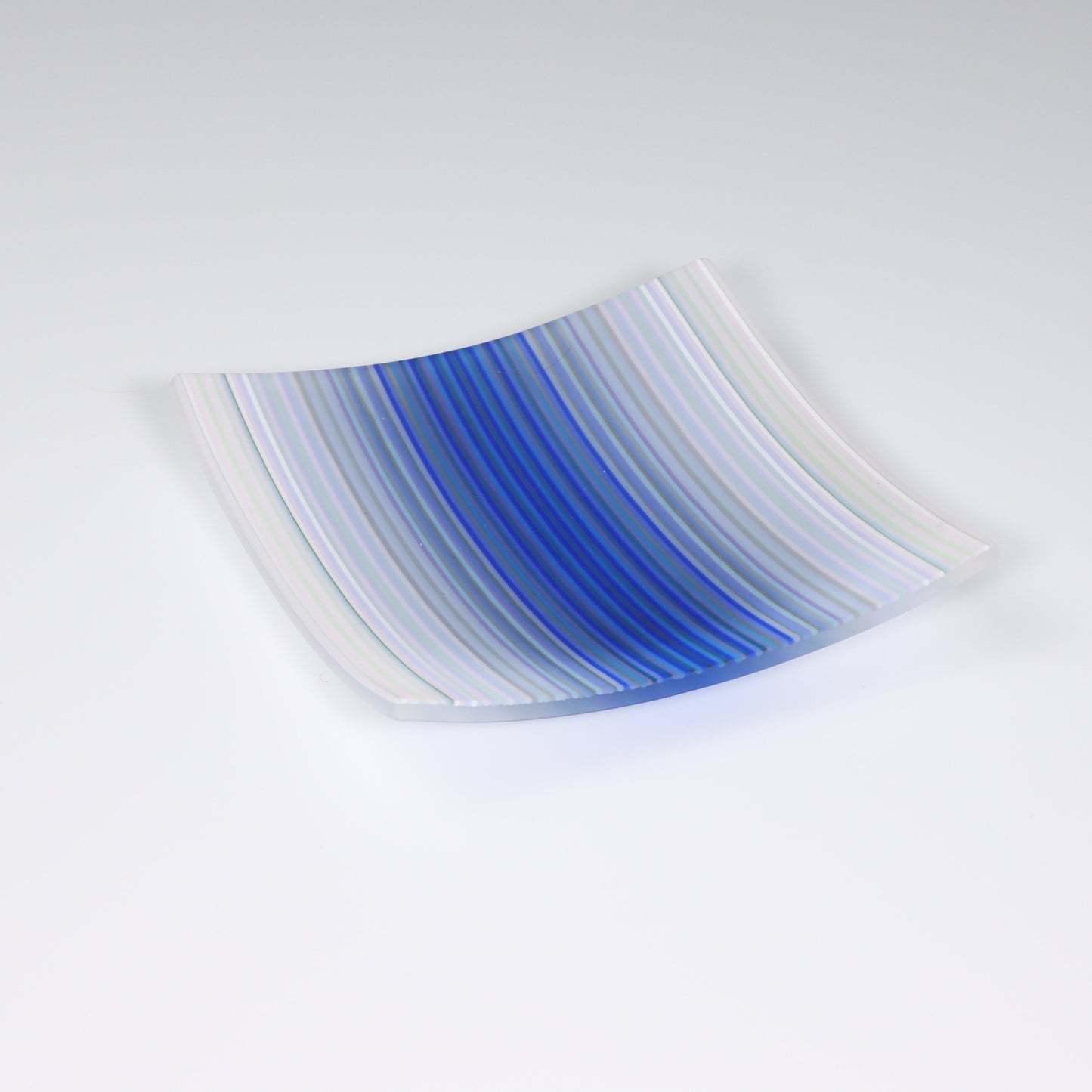 S3640 | White & Blue ColourWave Fused Glass Plate