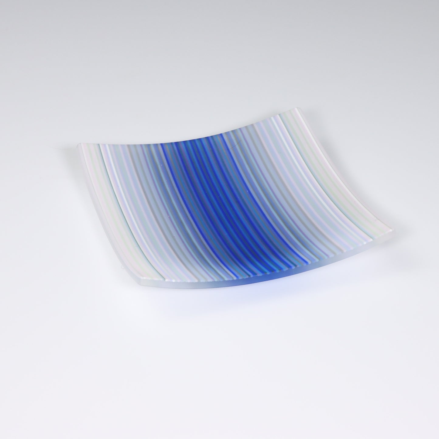 S3640 | White & Blue ColourWave Fused Glass Plate