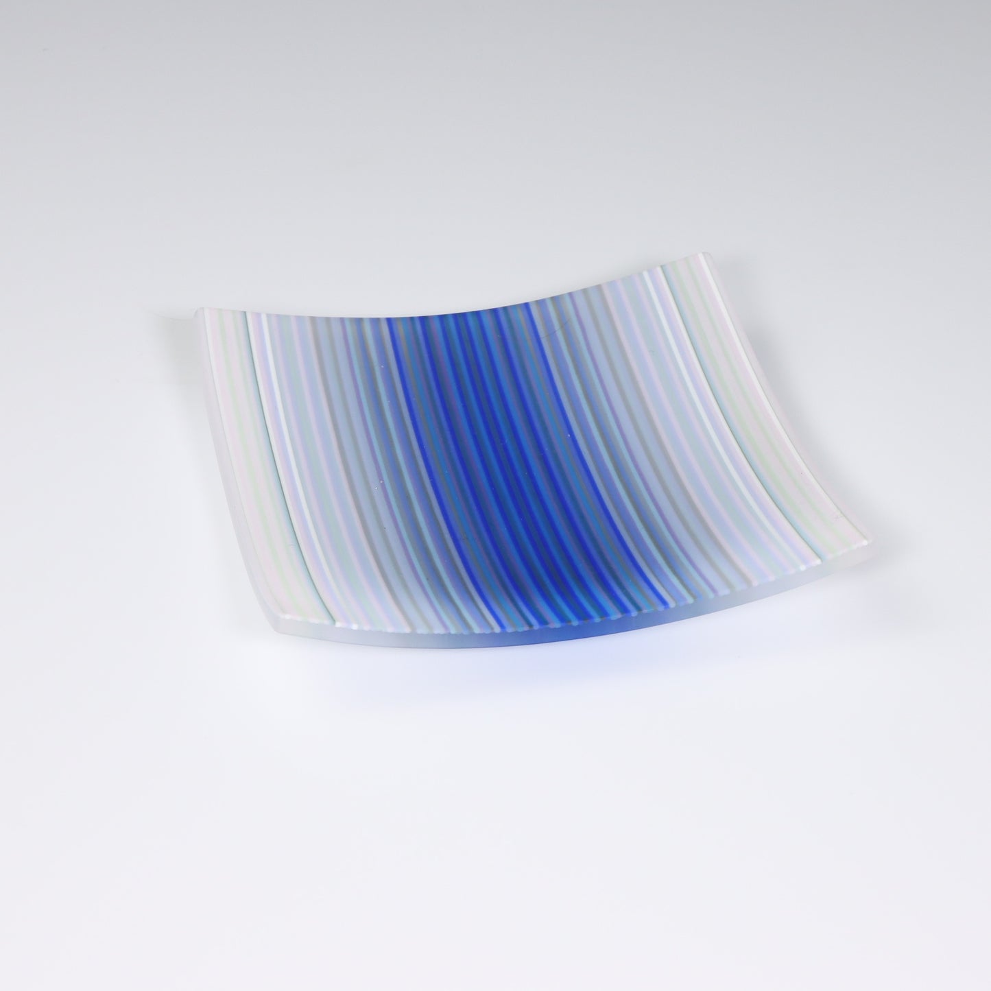 S3640 | White & Blue ColourWave Fused Glass Plate