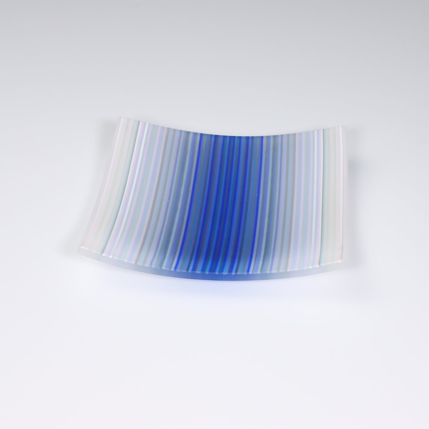 S3640 | White & Blue ColourWave Fused Glass Plate