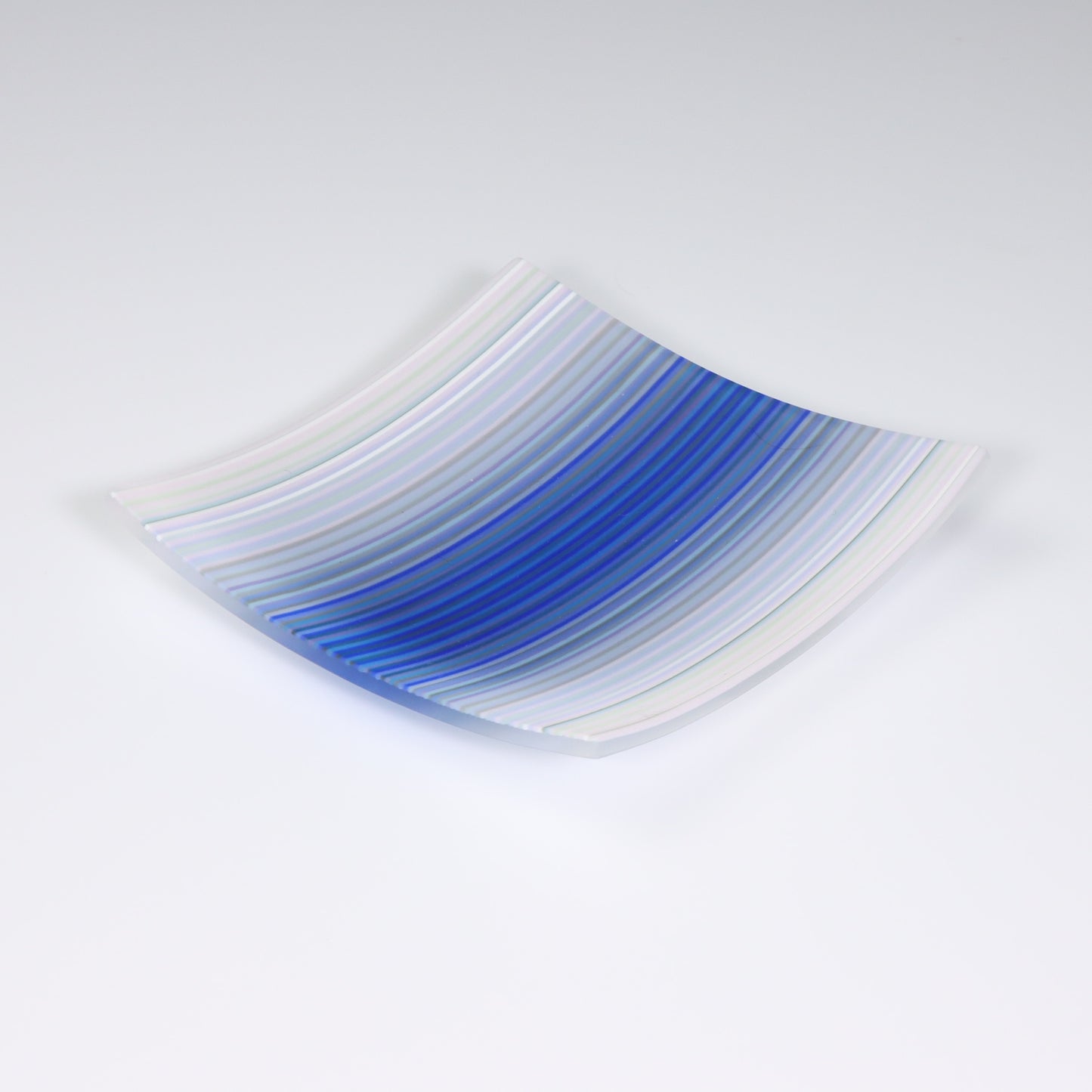 S3640 | White & Blue ColourWave Fused Glass Plate